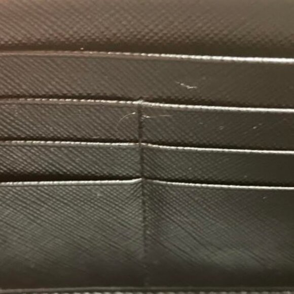Prada Saffiano Leather Zip Around Long Wallet Vintage EUC Looks Brand New - Picture 2 of 13